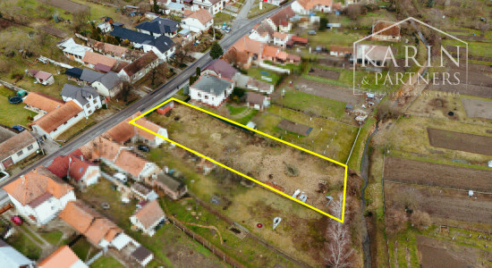 Stavebný pozemok s možnosťou okamžitej výstavby v obci Štefanov - 1585m2