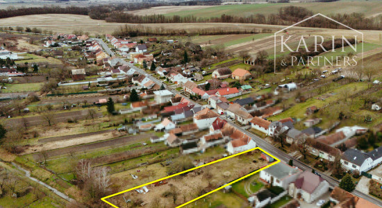 Stavebný pozemok s možnosťou okamžitej výstavby v obci Štefanov - 1585m2