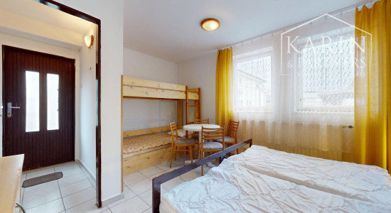 Bývajte a zarábajte na jednom mieste, pri termálnom kúpalisku