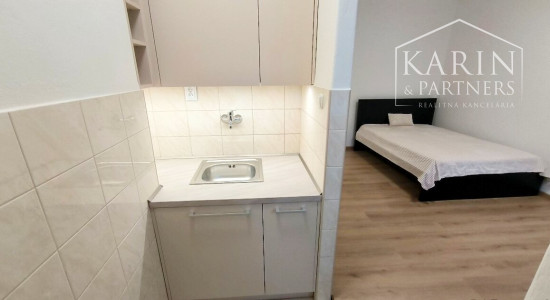 Predaj garsónky po čiastočnej rekonštrukcii – Štrkovec, Ružinov