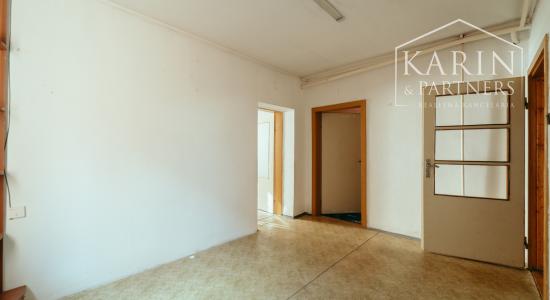 4i rodinný dom v Šaštíne s hospodárskymi budovami