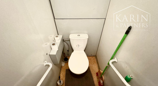 NA PREDAJ: 1i BYT V PÔVODNOM STAVE – SENICA, J. MUDROCHA