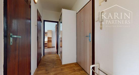 ZARIADENÝ PRIESTRANNÝ A SLNEČNÝ 2I BYT DISPOZIČNE UPRAVENÝ NA 3I