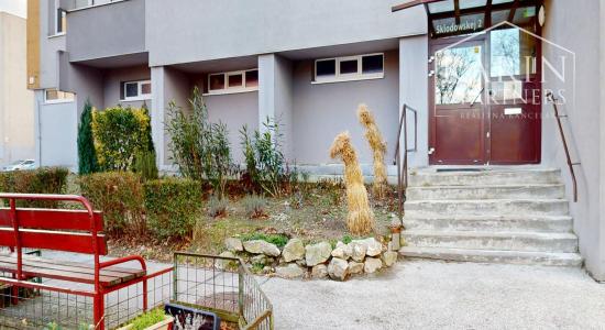 ZARIADENÝ PRIESTRANNÝ A SLNEČNÝ 2I BYT DISPOZIČNE UPRAVENÝ NA 3I