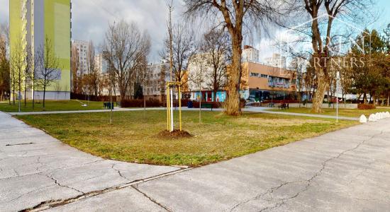 ZARIADENÝ PRIESTRANNÝ A SLNEČNÝ 2I BYT DISPOZIČNE UPRAVENÝ NA 3I