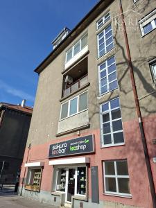 NA PRENÁJOM: 1 I. BYT 43 M2, BRATISLAVA - RUŽINOV - NIVY, ZÁHRADNICKÁ ULICA (PARKOVANIE VO DVORE MOŽNÁ), CENA: 650 €