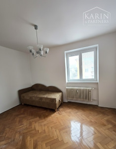 Predaj – 2 izbový byt v atraktívnej lokalite Bratislava II – Ružinov, časť Nivy, Jelačičova ulica.