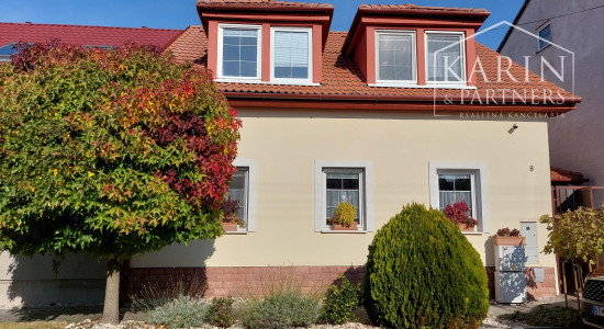 STUPAVA - Rodinný dom s atmosférou  - 5 izieb, záhrada, bazén, parkovanie