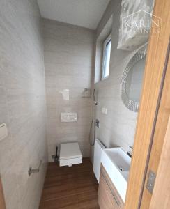 PRENÁJOM: Luxusná 5-izbová vila s výhľadom na Kamzík – Vinohrady- Nové mesto BA III