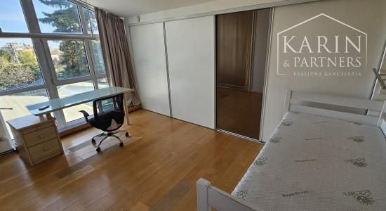 Prenájom - 8 izbový rodinný dom s 800m2 záhradou - Nové mesto BA III