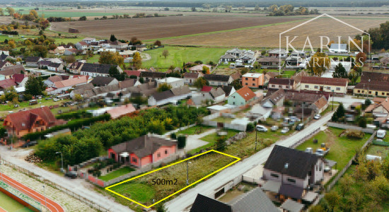 Stavebný pozemok v obci Čáry na Záhorí v tichej ulici