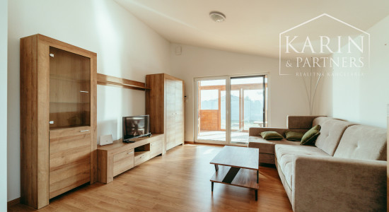 EXKLUZÍVNA 3-IZBOVÁ NOVOSTAVBA S TERASOU V PRIETRŽKE