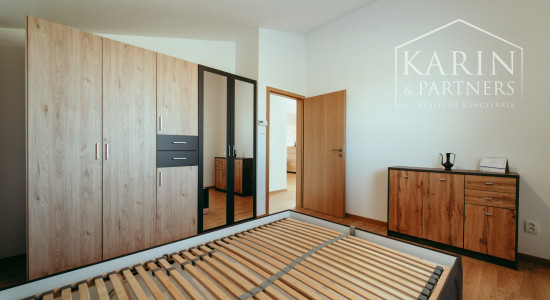 EXKLUZÍVNA 3-IZBOVÁ NOVOSTAVBA S TERASOU V PRIETRŽKE