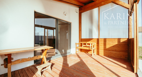 EXKLUZÍVNA 3-IZBOVÁ NOVOSTAVBA S TERASOU V PRIETRŽKE