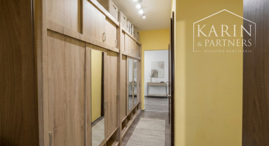 Exkluzívne Iba u Nás: Predáme zrekonštruovaný 3 izbový byt so šatníkom a balkónom, Šaľa