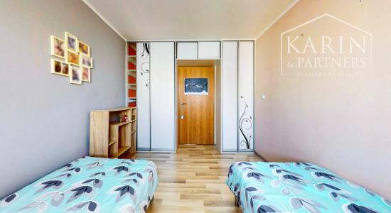 Kompletne zrekonštruovaný 3-izbový byt s krásnym výhľadom a parkovaním – top lokalita Hviezdoslavova