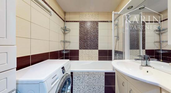 Kompletne zrekonštruovaný 3-izbový byt s krásnym výhľadom a parkovaním – top lokalita Hviezdoslavova