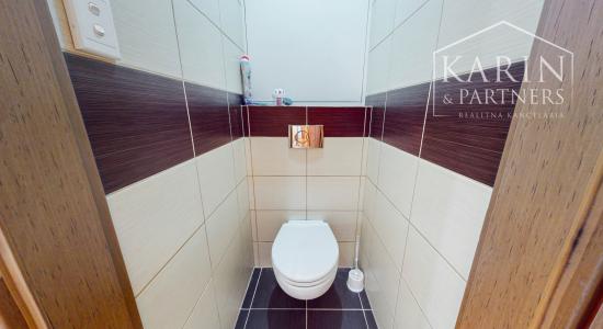 Kompletne zrekonštruovaný 3-izbový byt s krásnym výhľadom a parkovaním – top lokalita Hviezdoslavova