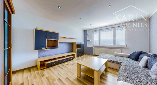 Kompletne zrekonštruovaný 3-izbový byt s krásnym výhľadom a parkovaním – top lokalita Hviezdoslavova