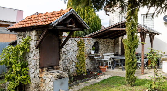 6-izbový rodinný dom s viacúčelovým veľkým pozemkom – Ivanka pri Nitre, len 10 minút od mesta Nitra