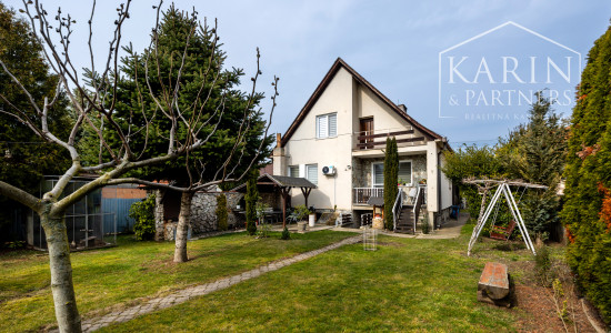 6-izbový rodinný dom s viacúčelovým veľkým pozemkom – Ivanka pri Nitre, len 10 minút od mesta Nitra