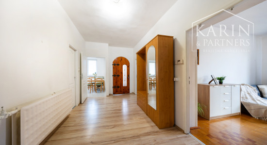 6-izbový rodinný dom s viacúčelovým veľkým pozemkom – Ivanka pri Nitre, len 10 minút od mesta Nitra