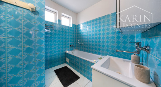 6-izbový rodinný dom s viacúčelovým veľkým pozemkom – Ivanka pri Nitre, len 10 minút od mesta Nitra