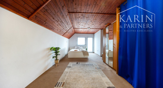 6-izbový rodinný dom s viacúčelovým veľkým pozemkom – Ivanka pri Nitre, len 10 minút od mesta Nitra