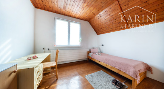 6-izbový rodinný dom s viacúčelovým veľkým pozemkom – Ivanka pri Nitre, len 10 minút od mesta Nitra