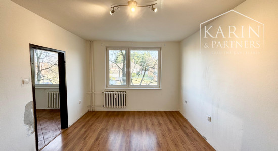 1-IZBÁK SKALICA (SNP) NA PREDAJ