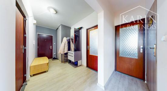 Priestranný 3-izbový byt (až 79 m²) s loggiou, klimatizáciou a zariadením v tichej lokalite – Pri tehelni, Levice