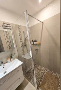 PREDAJ–Nadštandardný 3-izbový byt  s loggiou v  top lokalite Ružinova – Trávniky