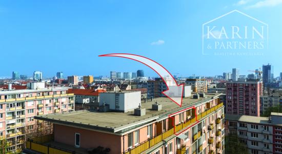 ZREKONŠTRUOVANÝ A ZARIADENÝ 2I BYT S ROZĽAHLOU TERASOU A PIVNICOU