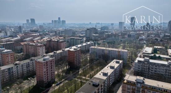 ZREKONŠTRUOVANÝ A ZARIADENÝ 2I BYT S ROZĽAHLOU TERASOU A PIVNICOU