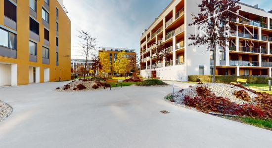 KOMPLETNE ZARIADENÝ 1I BYT S BALKÓNOM A VÝHĽADOM DO PARKU