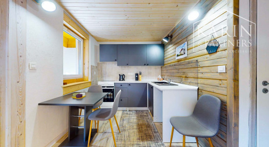 Aktuálne zrekonštruovaný slnečný rodinný dom v obci Hiadeľ, len na skok od Banskej Bystrice!