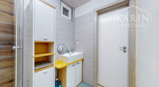 Aktuálne zrekonštruovaný slnečný rodinný dom v obci Hiadeľ, len na skok od Banskej Bystrice!