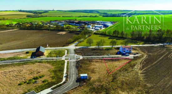 Slnečný pozemok 559 m² s projektom domu