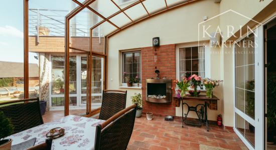 STUPAVA - Rodinný dom s atmosférou  - 5 izieb, záhrada, záhradný domček, bazén, parkovanie