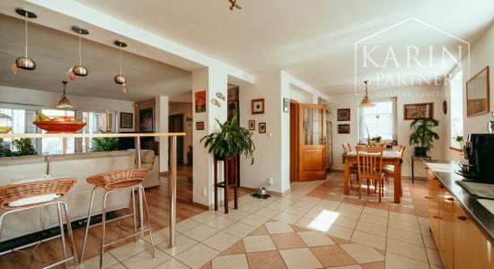 STUPAVA - Rodinný dom s atmosférou  - 5 izieb, záhrada, záhradný domček, bazén, parkovanie