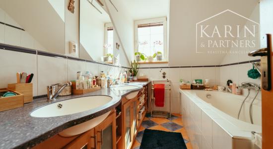 STUPAVA - Rodinný dom s atmosférou  - 5 izieb, záhrada, záhradný domček, bazén, parkovanie