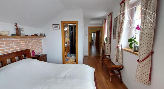 STUPAVA - Rodinný dom s atmosférou  - 5 izieb, záhrada, záhradný domček, bazén, parkovanie