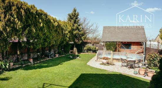 STUPAVA - Rodinný dom s atmosférou  - 5 izieb, záhrada, záhradný domček, bazén, parkovanie