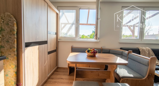 ŠTÝLOVÁ KOMPLETNE ZREKONŠTRUOVANÁ CHATA S BAZÉNOM A ZÁHRADOU – IDEÁLNA NA ODDYCH AJ CELOROČNÉ BÝVANIE - NOVÉ ZÁMKY