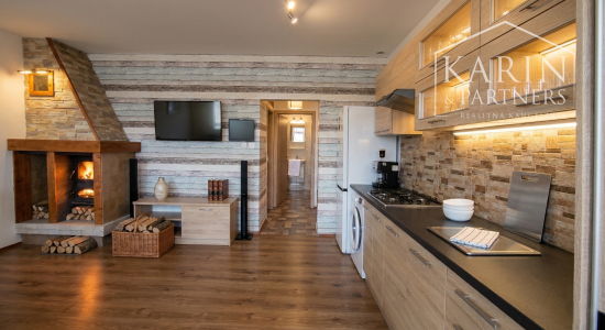 ŠTÝLOVÁ KOMPLETNE ZREKONŠTRUOVANÁ CHATA S BAZÉNOM A ZÁHRADOU – IDEÁLNA NA ODDYCH AJ CELOROČNÉ BÝVANIE - NOVÉ ZÁMKY