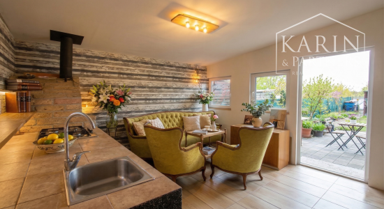 ŠTÝLOVÁ KOMPLETNE ZREKONŠTRUOVANÁ CHATA S BAZÉNOM A ZÁHRADOU – IDEÁLNA NA ODDYCH AJ CELOROČNÉ BÝVANIE - NOVÉ ZÁMKY