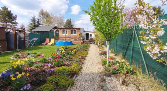 ŠTÝLOVÁ KOMPLETNE ZREKONŠTRUOVANÁ CHATA S BAZÉNOM A ZÁHRADOU – IDEÁLNA NA ODDYCH AJ CELOROČNÉ BÝVANIE - NOVÉ ZÁMKY