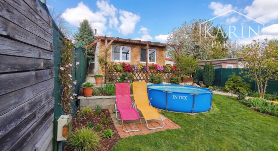 ŠTÝLOVÁ KOMPLETNE ZREKONŠTRUOVANÁ CHATA S BAZÉNOM A ZÁHRADOU – IDEÁLNA NA ODDYCH AJ CELOROČNÉ BÝVANIE - NOVÉ ZÁMKY