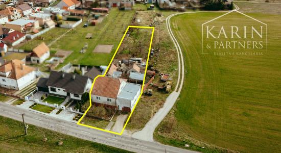 10 izbový rodinný dom v okrajovej časti obce Brodské