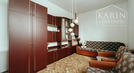 10 izbový rodinný dom v okrajovej časti obce Brodské